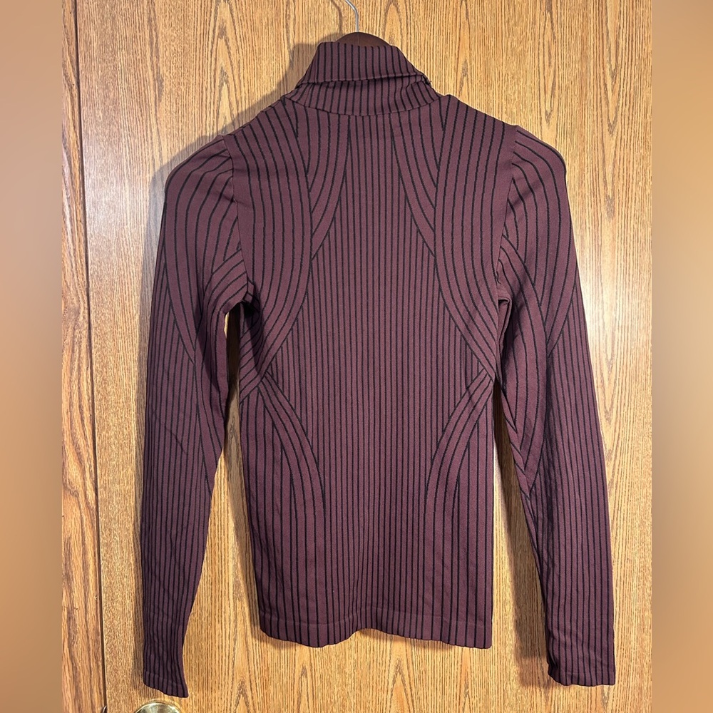 Athleta Flurry Endeavor Textured Striped Turtleneck Long Sleeved Shirt - Picture 8 of 8